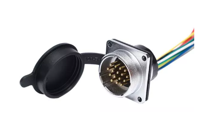 ¿Hay alguna relación entre el grosor de la capa de la vaina y la capa de aislamiento de alambre?